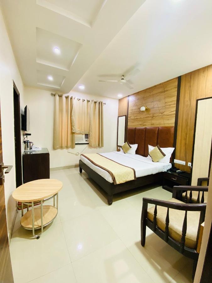 Hotel Pradeep Palace Gorakhpur Exterior foto