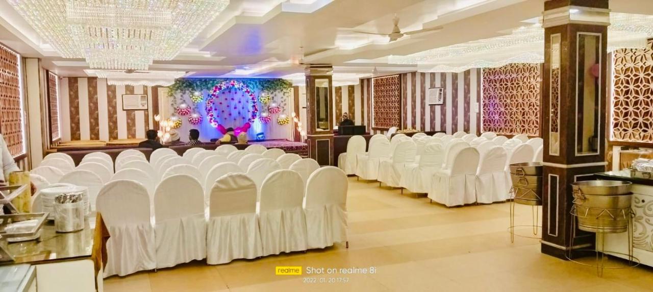 Hotel Pradeep Palace Gorakhpur Exterior foto