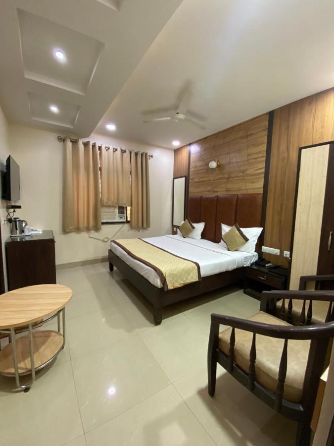 Hotel Pradeep Palace Gorakhpur Exterior foto